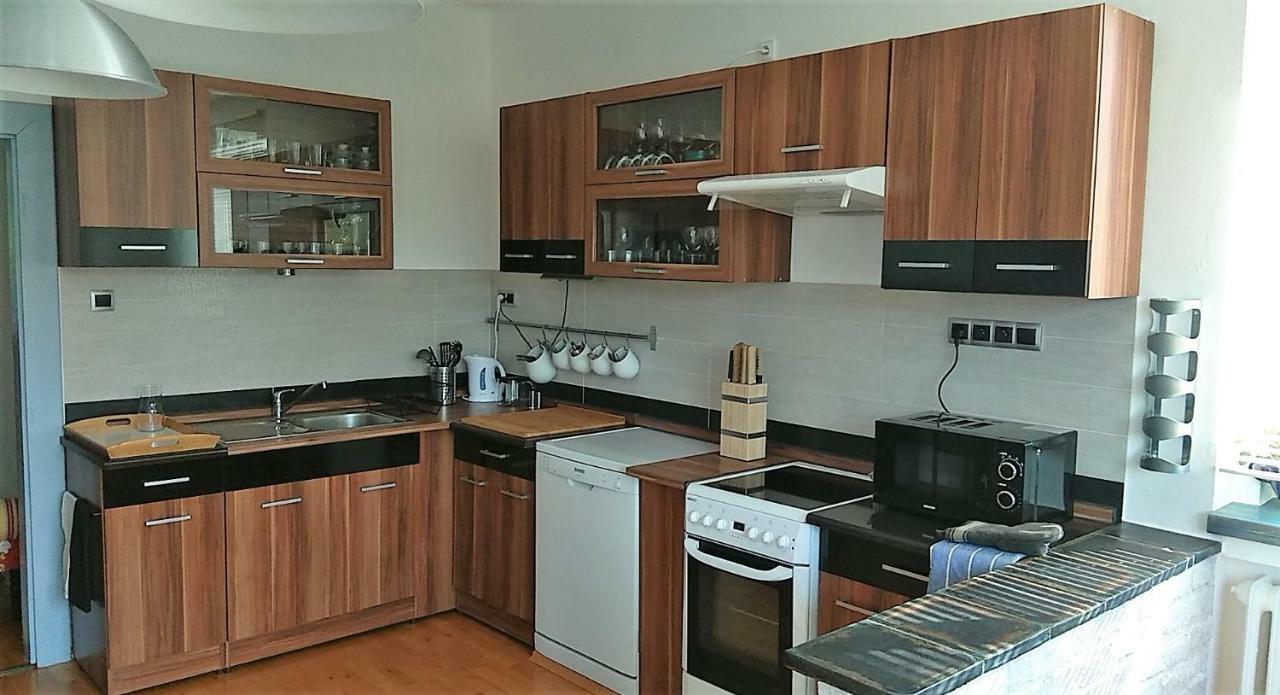 Apartman V Zahrade Praha Troja - Apartment In The Garden Prague Troja Luaran gambar